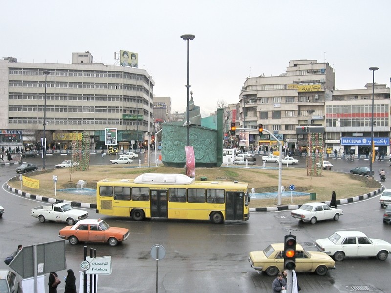 تهران - میدان انقلاب